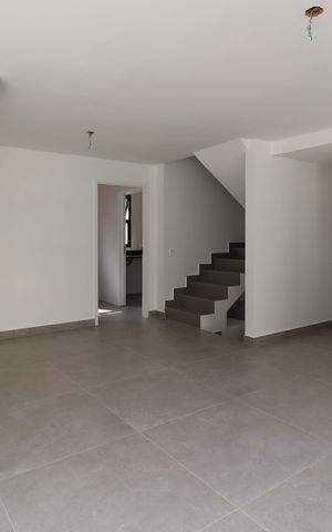 Casa de condomínio à venda com 276m², 3 quartos e 3 vagas Casa de condomínio à venda com 276m², 3 quartos e 3 vagasSala