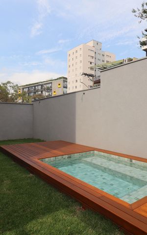 Casa de condomínio à venda com 276m², 3 quartos e 3 vagas Casa de condomínio à venda com 276m², 3 quartos e 3 vagasPiscina