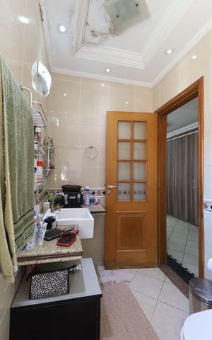 Casa à venda com 268m², 9 quartos e 6 vagas Casa à venda com 268m², 9 quartos e 6 vagasBanheiro Suíte 2