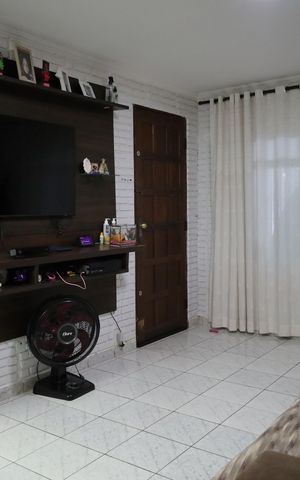 Casa à venda com 110m², 3 quartos e 2 vagasSala