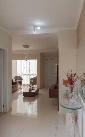 Casa à venda com 340m², 4 quartos e 2 vagas Casa à venda com 340m², 4 quartos e 2 vagasSala