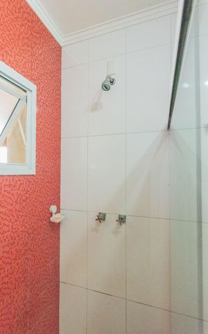 Casa à venda com 340m², 4 quartos e 2 vagas Casa à venda com 340m², 4 quartos e 2 vagasCasa 2- Banheiro da Suíte