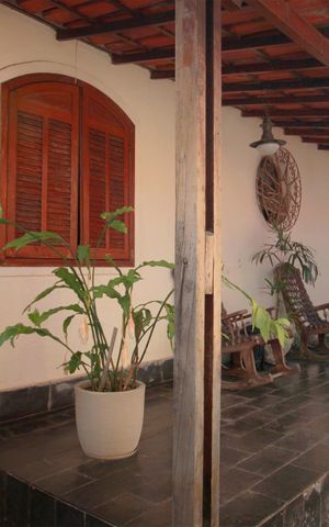 Casa à venda com 226m², 4 quartos e 2 vagasVaranda frente