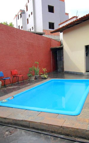 Casa à venda com 226m², 4 quartos e 2 vagasQuintal