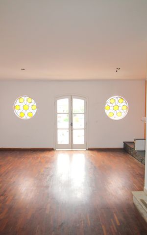 Casa para alugar com 210m², 3 quartos e 4 vagasSala