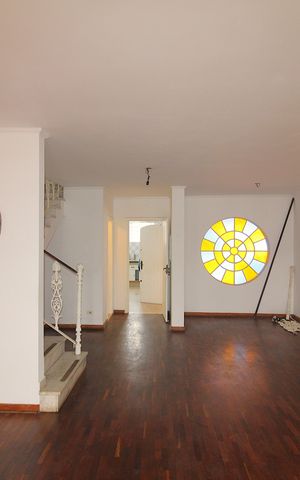 Casa para alugar com 210m², 3 quartos e 4 vagasSala