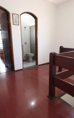 Casa à venda com 171m², 3 quartos e 3 vagasHall dos Quartos