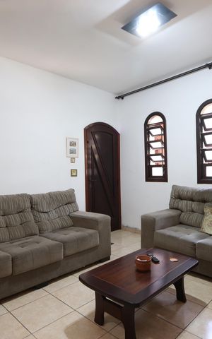 Casa à venda com 171m², 3 quartos e 3 vagasSala