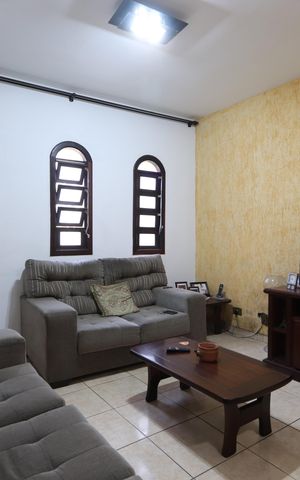 Casa à venda com 171m², 3 quartos e 3 vagasSala