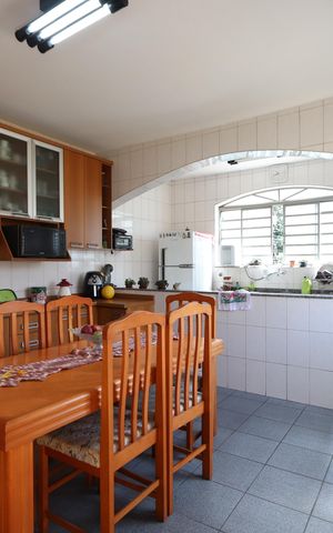 Casa à venda com 171m², 3 quartos e 3 vagasCopa e Cozinha