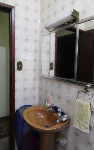 Casa à venda com 167m², 3 quartos e 4 vagasBanheiro 2