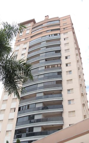 Apartamento para alugar com 85m², 3 quartos e 2 vagasFachada