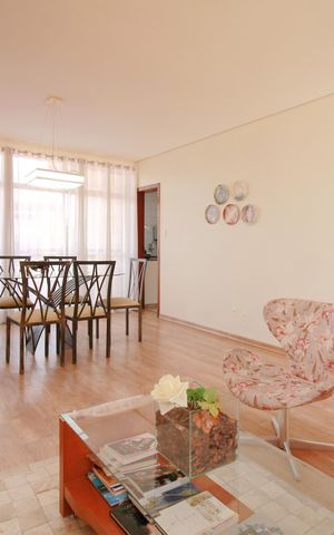 Casa à venda com 270m², 4 quartos e 4 vagasSala