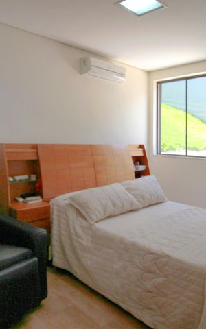 Casa à venda com 270m², 4 quartos e 4 vagasSuite