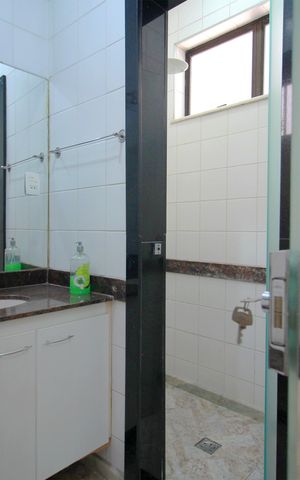 Casa à venda com 270m², 4 quartos e 4 vagasBanheiro