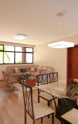 Casa à venda com 270m², 4 quartos e 4 vagasSala