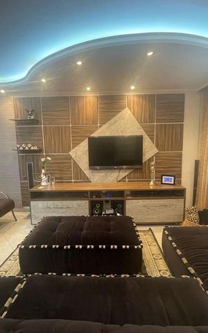 Casa à venda com 200m², 3 quartos e 2 vagas Casa à venda com 200m², 3 quartos e 2 vagasSala