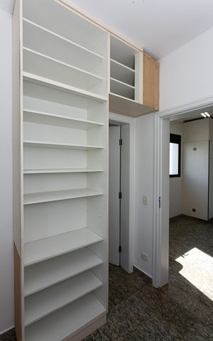 Apartamento à venda com 286m², 4 quartos e 3 vagas Apartamento à venda com 286m², 4 quartos e 3 vagasQuarto de Serviço