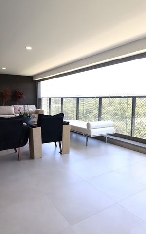 Apartamento à venda com 265m², 4 quartos e 4 vagasVaranda da Sala