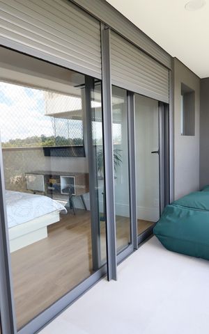 Apartamento à venda com 265m², 4 quartos e 4 vagasVaranda da Suíte Principal