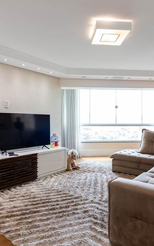 Apartamento para alugar com 350m², 4 quartos e 5 vagas Apartamento para alugar com 350m², 4 quartos e 5 vagasSala de Estar