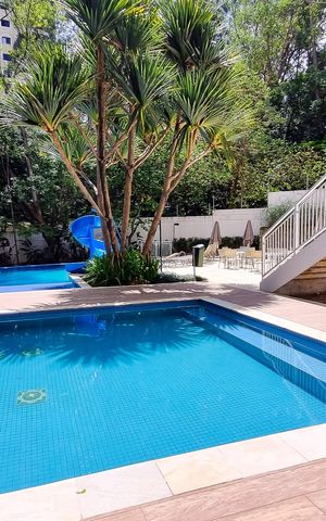 Apartamento à venda com 163m², 3 quartos e 4 vagas Apartamento à venda com 163m², 3 quartos e 4 vagasÁrea comum - Piscina