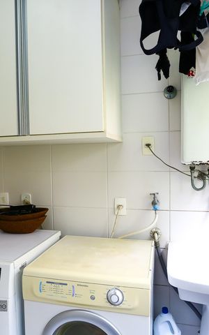 Apartamento à venda com 163m², 3 quartos e 4 vagas Apartamento à venda com 163m², 3 quartos e 4 vagasÁrea de Serviço
