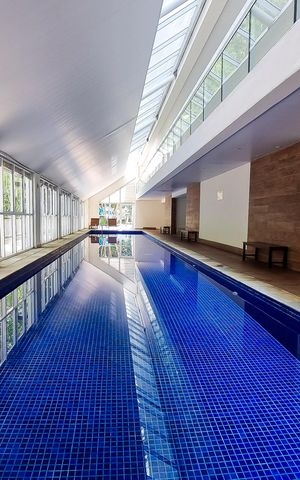Apartamento à venda com 163m², 3 quartos e 4 vagas Apartamento à venda com 163m², 3 quartos e 4 vagasÁrea comum - Piscina