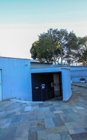 Casa de condomínio à venda com 392m², 4 quartos e 6 vagas Casa de condomínio à venda com 392m², 4 quartos e 6 vagasÁrea Externa