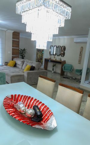 Casa de condomínio à venda com 392m², 4 quartos e 6 vagas Casa de condomínio à venda com 392m², 4 quartos e 6 vagasSala de Jantar