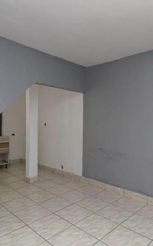 Casa à venda com 125m², 3 quartos e 1 vaga Casa à venda com 125m², 3 quartos e 1 vagaSala