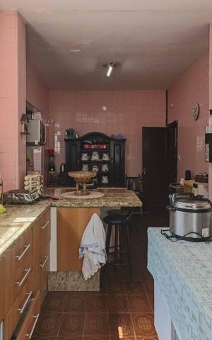 Casa à venda com 285m², 3 quartos e 5 vagas Casa à venda com 285m², 3 quartos e 5 vagasCozinha