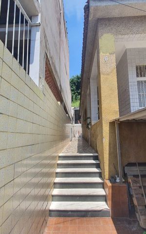 Casa à venda com 150m², 4 quartos e 3 vagas Casa à venda com 150m², 4 quartos e 3 vagasÁrea Externa