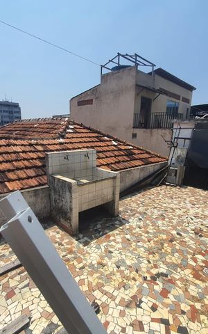 Casa à venda com 150m², 4 quartos e 3 vagas Casa à venda com 150m², 4 quartos e 3 vagasÁrea Externa