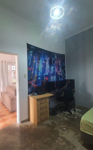 Casa à venda com 150m², 4 quartos e 3 vagas Casa à venda com 150m², 4 quartos e 3 vagasQuarto 2