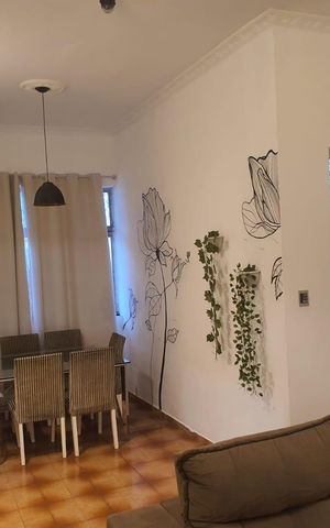 Casa à venda com 150m², 4 quartos e 3 vagas Casa à venda com 150m², 4 quartos e 3 vagasSala