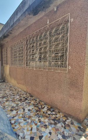 Casa à venda com 150m², 4 quartos e 3 vagas Casa à venda com 150m², 4 quartos e 3 vagasÁrea Externa