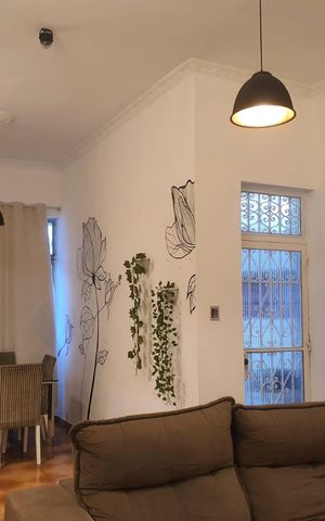Casa à venda com 150m², 4 quartos e 3 vagas Casa à venda com 150m², 4 quartos e 3 vagasSala