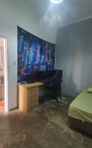 Casa à venda com 150m², 4 quartos e 3 vagas Casa à venda com 150m², 4 quartos e 3 vagasQuarto 2