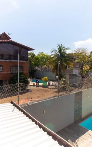 Casa à venda com 296m², 5 quartos e 4 vagas Casa à venda com 296m², 5 quartos e 4 vagasVista do Quarto 1
