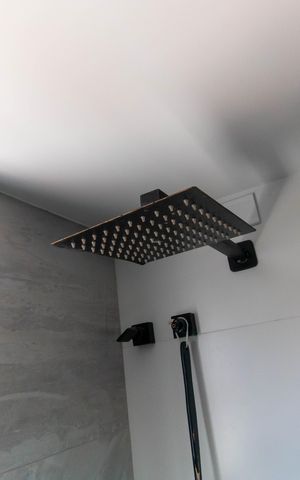 Casa à venda com 296m², 5 quartos e 4 vagas Casa à venda com 296m², 5 quartos e 4 vagasChuveiro