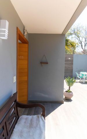 Casa à venda com 296m², 5 quartos e 4 vagas Casa à venda com 296m², 5 quartos e 4 vagasVaranda da Sala