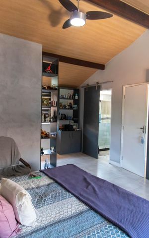 Casa à venda com 296m², 5 quartos e 4 vagas Casa à venda com 296m², 5 quartos e 4 vagasSuíte 3