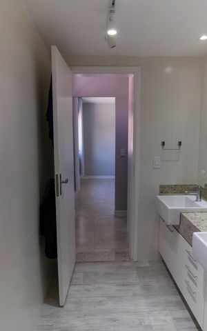 Casa à venda com 296m², 5 quartos e 4 vagas Casa à venda com 296m², 5 quartos e 4 vagasBanheiro da Suíte 1