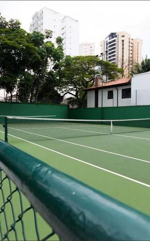 Apartamento à venda com 180m², 4 quartos e 4 vagas Apartamento à venda com 180m², 4 quartos e 4 vagasQuadra Esportiva