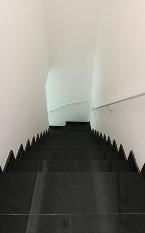 Apartamento à venda com 175m², 3 quartos e 2 vagasEscada