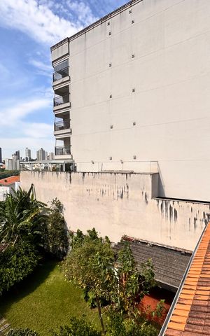 Apartamento à venda com 180m², 3 quartos e 2 vagas Apartamento à venda com 180m², 3 quartos e 2 vagasVista