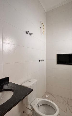 Apartamento à venda com 180m², 3 quartos e 2 vagas Apartamento à venda com 180m², 3 quartos e 2 vagasBanheiro da Suíte