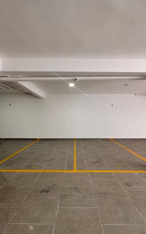 Apartamento à venda com 180m², 3 quartos e 2 vagas Apartamento à venda com 180m², 3 quartos e 2 vagasGaragem