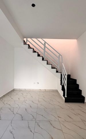 Apartamento à venda com 180m², 3 quartos e 2 vagas Apartamento à venda com 180m², 3 quartos e 2 vagasSala